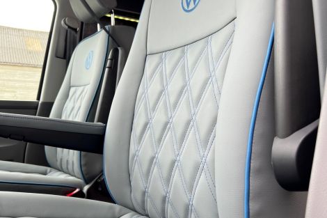 Volkswagen TRANSPORTER T28 LWB DIESEL 2.0 TDI 150 Highline Van DSG